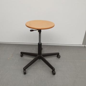 Ahrend stevige retro werkkruk - in hoogte verstelbaar 40-54 beschikbaar voor biedingen