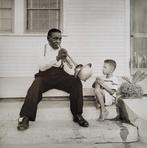 Bradley Smith (1910-1997) - Papa Celestin et son petit fils,
