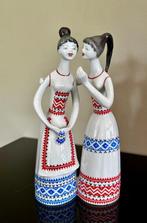 Hollohaza - Hollohaza - Beeld, Pratende meisjes - 24 cm -