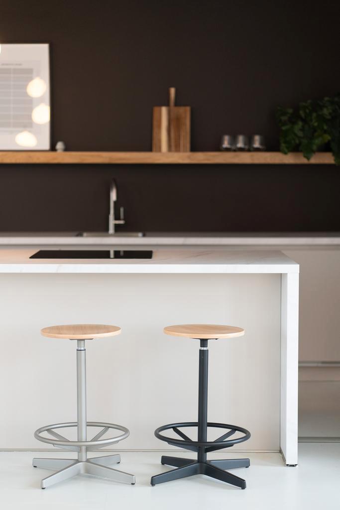 Stalen krukken - Industriële krukjes - Jops collectie, Huis en Inrichting, Krukjes, Nieuw, Staal