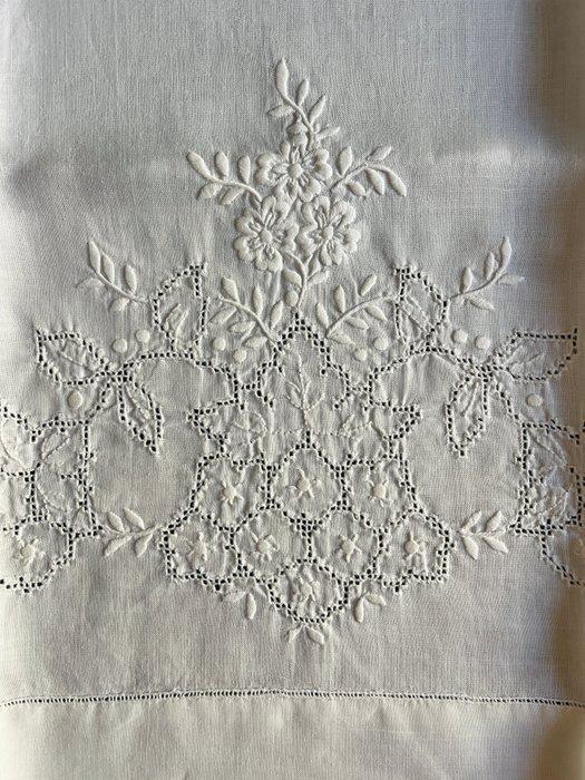 Set di tre Asciugamani diversi ricamati a mano - inserti a, Antiek en Kunst, Antiek | Kleden en Textiel