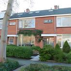 Ruime eengezinswoning met tuin, 4 slaapkamers en p..., Huizen en Kamers, Kamers te huur, 50 m² of meer, Overige regio's