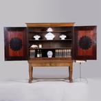 Blond Kruisvoetkabinet ca 1690 op foedraalpoten met geometri, Ophalen of Verzenden