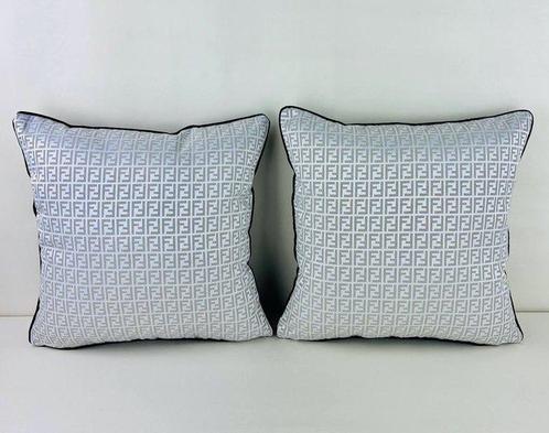 Fendi Casa - Nieuwe set van twee - Kussen, Antiek en Kunst, Antiek | Kleden en Textiel