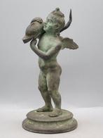 Figuur - ‘Amore con Delfino’ (Cupid holding a dolphin) -, Antiek en Kunst, Antiek | Keramiek en Aardewerk
