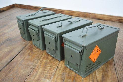 Doos (4) - Staal, Opslagdozen - Militaire munitiekist, Antiek en Kunst, Antiek | Wandborden en Tegels