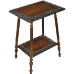 Wonderlijke bijzettafel met 2 bladen met reliëflijstwerk 187, Ophalen of Verzenden