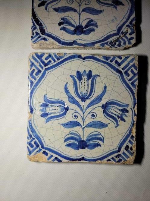 Tegel - Tulpen - 1600-1650, 1650-1700, Antiek en Kunst, Antiek | Glas en Kristal