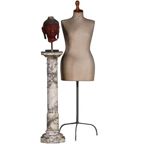 Antieke geaderde wit marmeren zuil in een fijne oude kleur N, Antiek en Kunst, Antiek | Meubels | Tafels, Ophalen of Verzenden