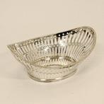 Ajour gezaagde bonbonmand - HANDWERK - H. Hooijkaas - Bonbon, Antiek en Kunst