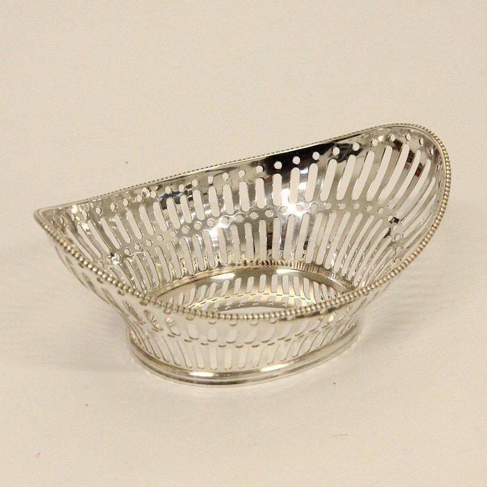 Ajour gezaagde bonbonmand - HANDWERK - H. Hooijkaas - Bonbon, Antiek en Kunst, Antiek | Goud en Zilver