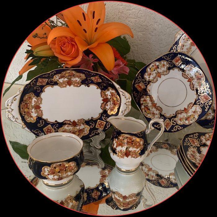 Royal Albert - Tafelservies (9) - Heirloom - Porselein -, Antiek en Kunst, Antiek | Meubels | Tafels