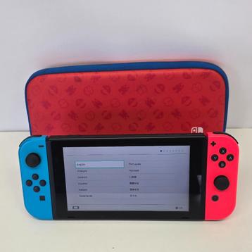 Nintendo Switch Rood en Blauw  Incl. Hoes | Nette Staat beschikbaar voor biedingen