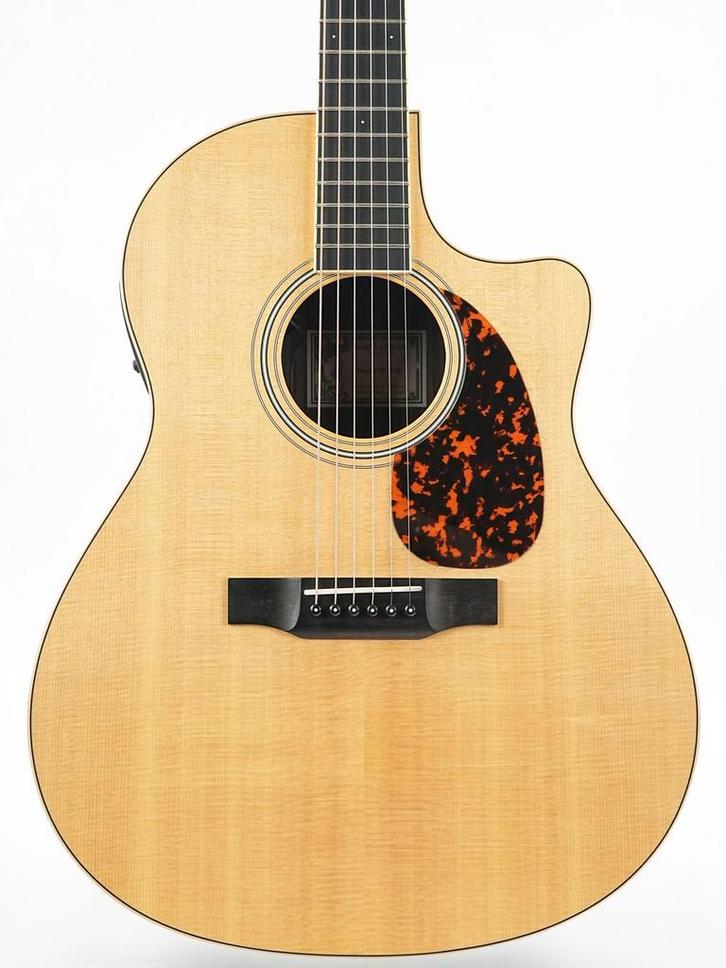 Larrivée LV03RE 2007 (Akoestische Gitaren,Western Gitaren), Muziek en Instrumenten, Snaarinstrumenten | Gitaren | Akoestisch, Western- of Steelstringgitaar