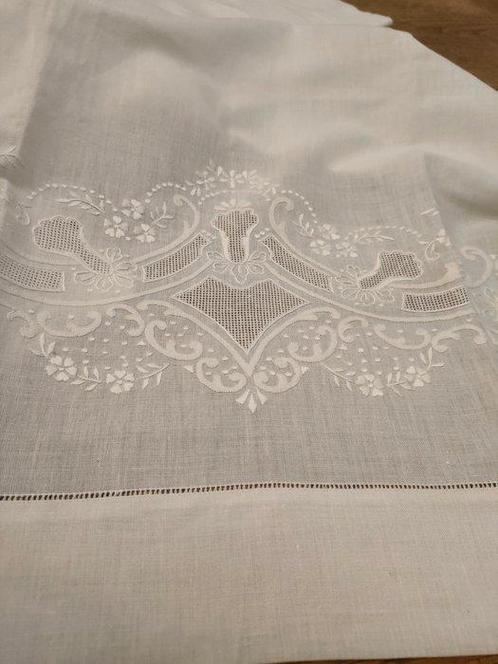 Handdoek (2) - 108 cm - 66 cm, Antiek en Kunst, Antiek | Kleden en Textiel