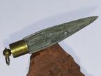 Scythisch Brons Hanger in de vorm van een pijlpunt.