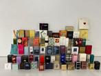 80 Miniatuur flesjes parfum in in verpakking. - Parfumfles