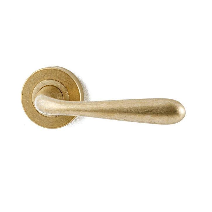 Deurkruk Baia op rozet - messing getrommeld, Doe-het-zelf en Verbouw, Hang- en Sluitwerk, Nieuw, Verzenden