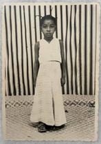 Malick Sidibé (1935–2016) - Petite fille au Studio Malick -, Antiek en Kunst