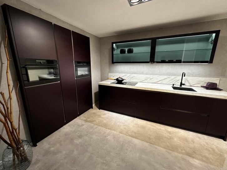 Prachtig complete keuken met BORA en 2 luxe combi ovens!, Huis en Inrichting, Keuken | Complete keukens, Kunststof, Greeploos
