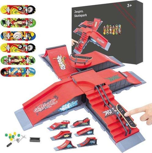 Tweedekans | Fingerboard skatepark - 6 Ramps - 6 skateboards, Kinderen en Baby's, Speelgoed | Overig, Zo goed als nieuw, Ophalen of Verzenden