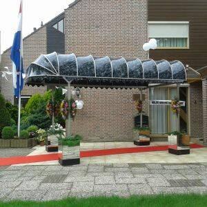 Grote Baldakijn overkapping te huur of te koop beschikbaar voor biedingen