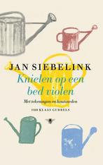 Knielen op een bed violen (geïllustreerd) 9789403151007, Boeken, Verzenden, Gelezen, Jan Siebelink