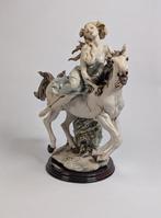 Giuseppe Armani - Beeld, Frau auf Pferd - 38 cm - Porselein, Antiek en Kunst