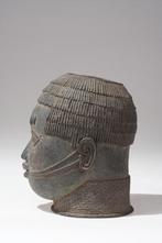 Een beeldhouwwerk brons - Hoofd - Benin - Nigeria (Zonder