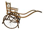 Vintage houten kinderwagen/rolstoel met metalen wielen