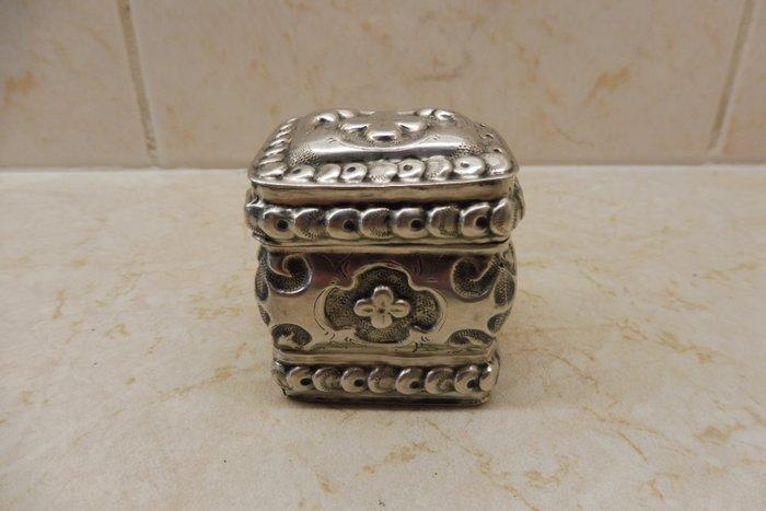 Lodereindoosje - .833 zilver, - Nederland - Heerenveen -, Antiek en Kunst, Antiek | Goud en Zilver