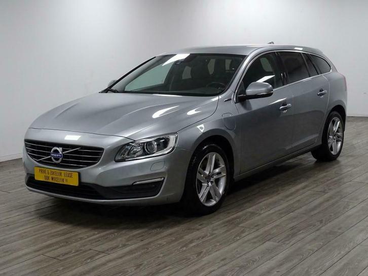 Volvo V60 2.4 D5 AWD Twin Engine Momentum Automaat Nr. 027, Auto's, Volvo, Dealer onderhouden, Onderhoudsboekje, Zwart, Automaat
