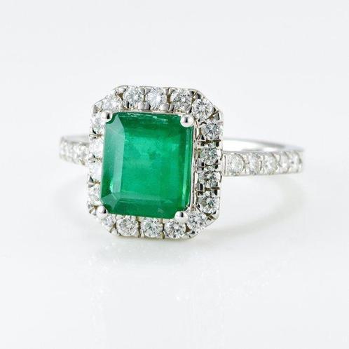 Ring - 14 karaat Witgoud - 4.19ct. tw. Smaragd - Diamant -, Sieraden, Tassen en Uiterlijk, Ringen