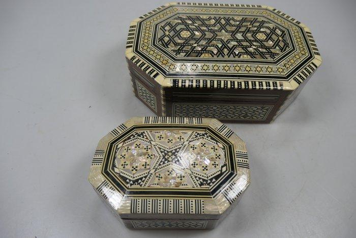 Kist (2) - Hout, Parelmoer - Sieraden doosjes, Antiek en Kunst, Curiosa en Brocante