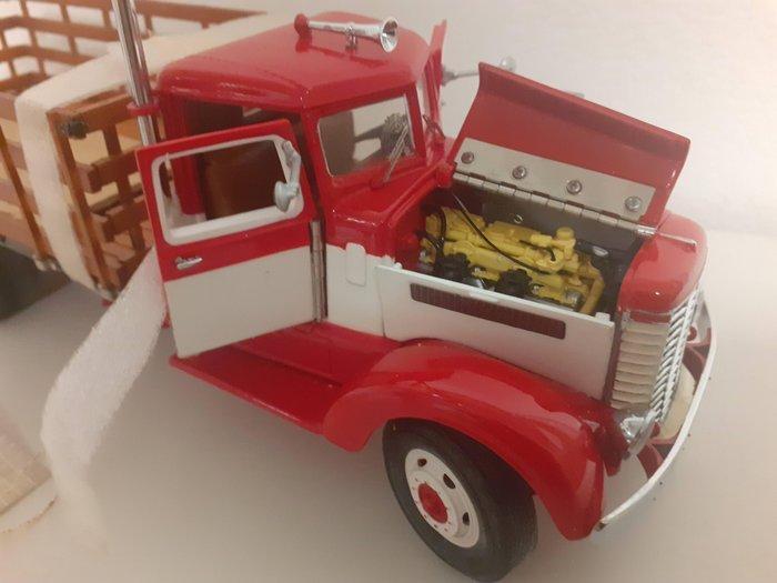 Franklin Mint 1:32 - Model vrachtwagen - 1939 Peterbilt, Hobby en Vrije tijd, Modelauto's | 1:5 tot 1:12