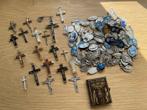 Verzameling van 154 religieuze kruizen en medailles (154) -