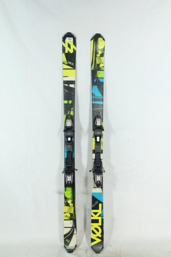 Refurbished - Ski - Volkl Twintip - 168, Sport en Fitness, Skiën en Langlaufen, Skiën, 160 tot 180 cm, Gebruikt, Overige merken