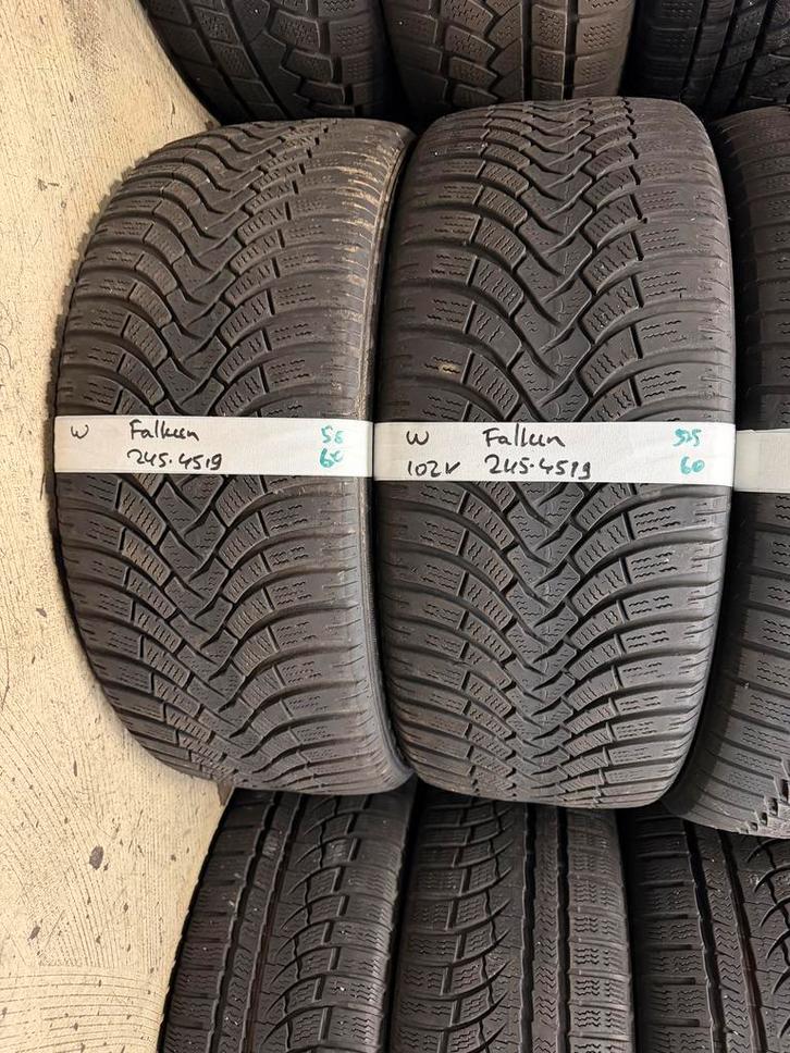 245-45-19 Falken Winterbanden 5.5mm 102V Montage 245 45 19, Auto-onderdelen, Banden en Velgen, 19 inch, Winterbanden, 245 mm, Personenwagen