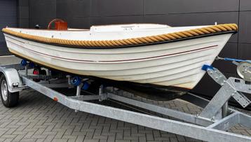 Ruime sloep 5x2 meter met stuurconsole, dekzeil. Motor optie beschikbaar voor biedingen