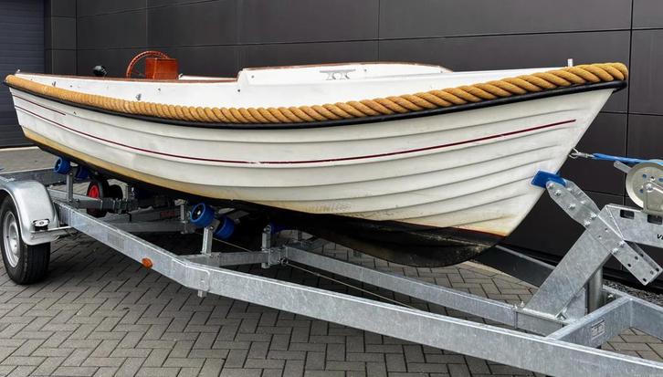 Ruime sloep 5x2 meter met stuurconsole, dekzeil. Motor optio, Watersport en Boten, Sloepen, Buitenboordmotor, 10 tot 30 pk, 3 tot 6 meter