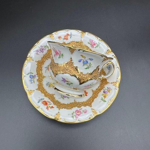 Meissen - Ernst August Leuteritz - Kop en schotel (2) - B-, Antiek en Kunst, Antiek | Meubels | Tafels