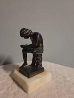 Beeld, thorn in the boys foot - 15 cm - Brons, Marmer, Antiek en Kunst, Curiosa en Brocante