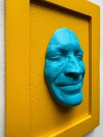 Gregos (1972) - Small blue light smile on yellow