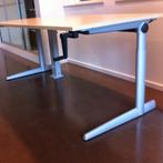 (MDK-104548) Ahrend 500 slingerbureau met nieuw blad, Ophalen of Verzenden, In hoogte verstelbaar, Gebruikt, Stabureau