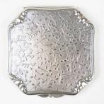 Zilver Poederdoosje, Ophalen