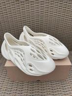 Yeezy X Adidas - Platte schoenen - Maat: Shoes / EU 43, Nieuw