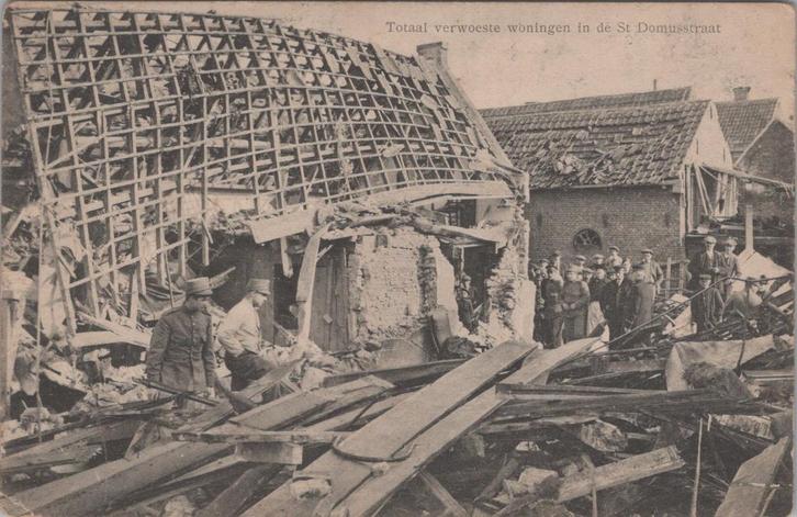ZIERIKZEE - Totaal verwoeste woningen in de St. Domusstr..., Verzamelen, Ansichtkaarten | Nederland