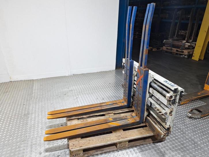 Cascade Vorkenversteller Dubbel, Zakelijke goederen, Machines en Bouw | Heftrucks en Intern transport, Verzenden