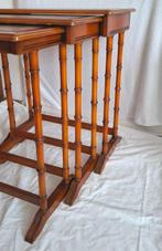 Set bijzettafels (3) - Hout, Kunstleer - bamboo-imitatie, Antiek en Kunst, Curiosa en Brocante