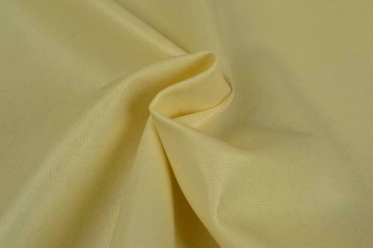 Imitatieleer - Beige - Per 10 of 30 meter, Hobby en Vrije tijd, Stoffen en Lappen, 120 cm of meer, 200 cm of meer, Beige, Nieuw